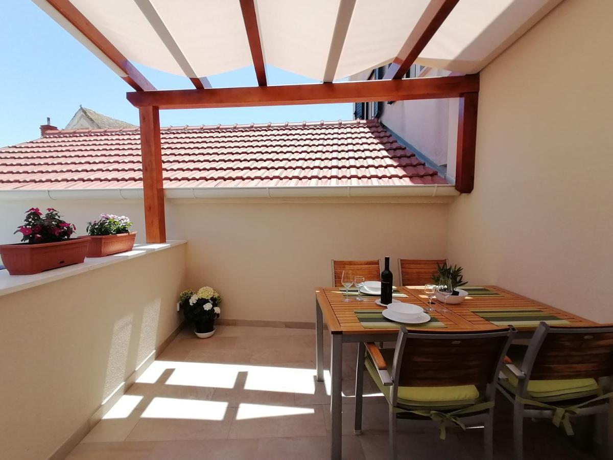 Apartman Bracera Примоштен Экстерьер фото
